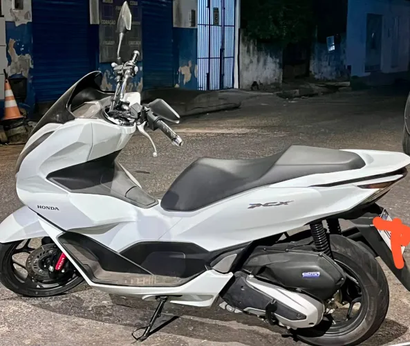 VENDO PCX 2024 (ESTADO DE NOVA) APENAS 5 MESES DE COMPRADA
