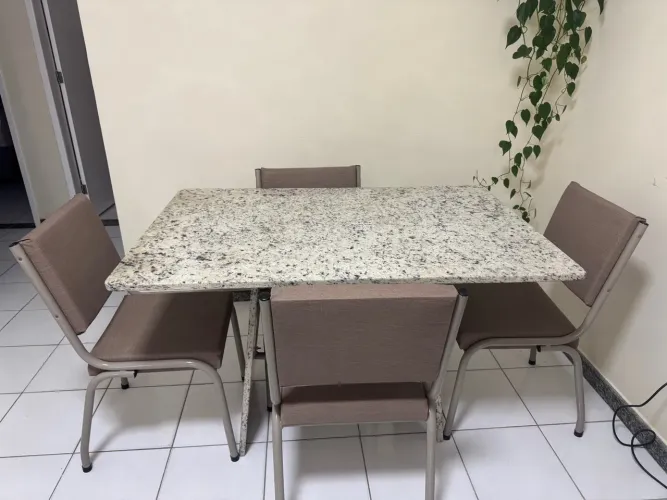 Mesa jantar 4 cadeira de mármore