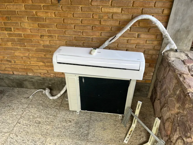 AR-CONDICIONADO ELGIN INVERTER 30.000 BTUs - SEMINOVO