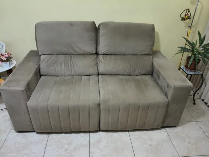 Sofá 2 lugares retrátil e reclinável
