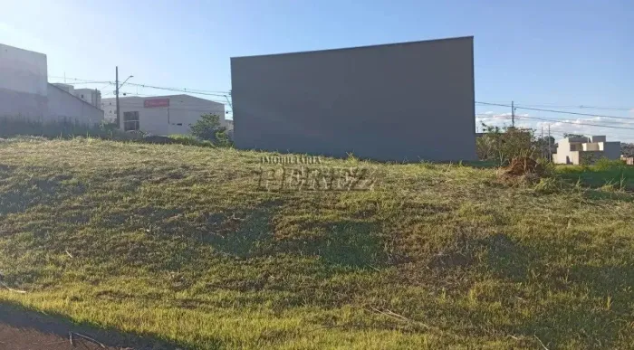 Terreno à venda no Colinas na região oeste de Londrina