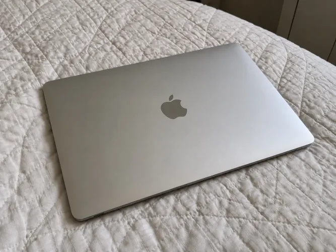 MacBook Air 13 M5 16GB 512GB Silver | Bateria 100% | 36 Ciclos | NF