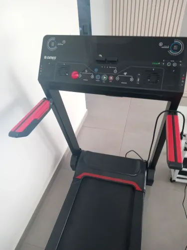 Esteira Polishop Genis Fitness novíssima
