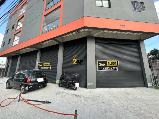 Salão Comercial para Locação em São Paulo-SP, Bairro Pirajussara: 2 Banheiros, 4 Vagas, 44