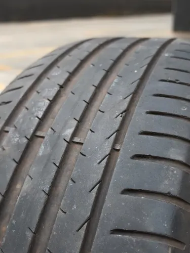 Pneu Pirelli aro 205/50 R17 meia vida