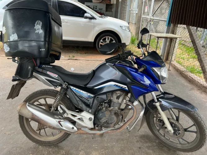 Vende-se Titan 160 2022/2023