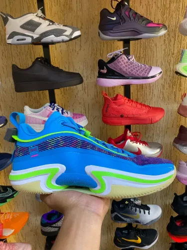 AIR JORDAN 36 LOW - TAMANHO 47