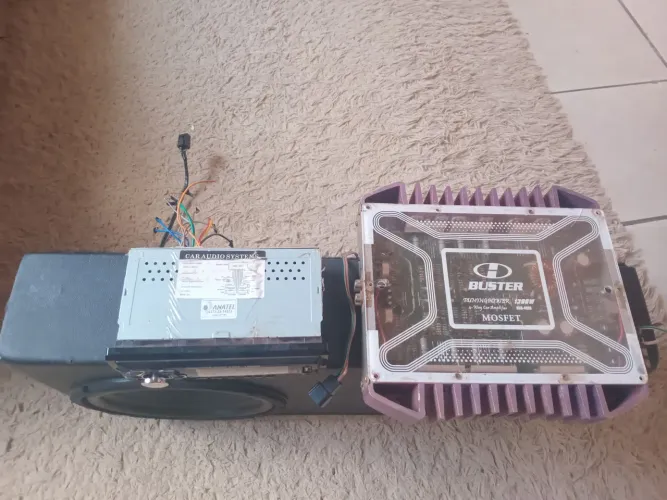 Caixa potência e som Bluetooth
