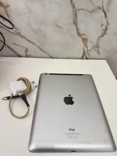 ? iPad 4ª Geração 32GB Wi-Fi + Celular (4G) - Funcionando Perfeitamente