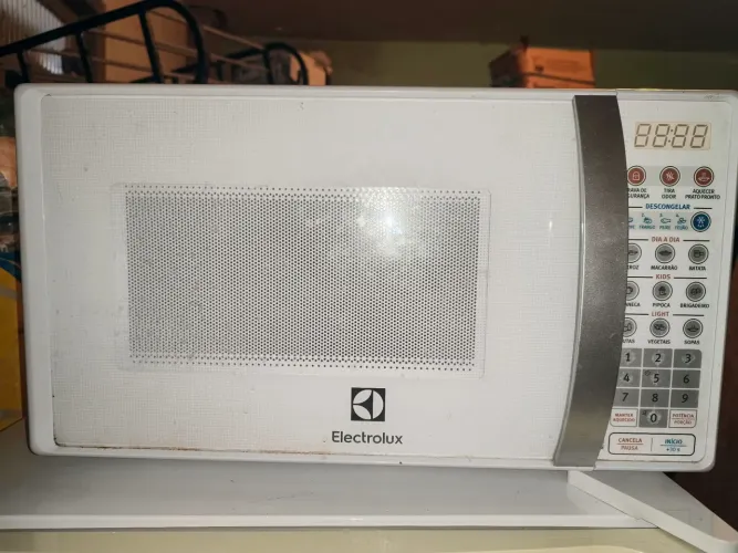Microondas 20L Eletrolux PO30