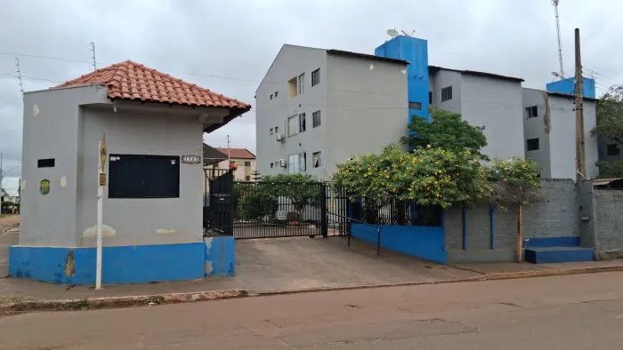 Apartamento Térreo na Tijuca com 2 Quartos, Condomínio, IPTU e Água Inclusos