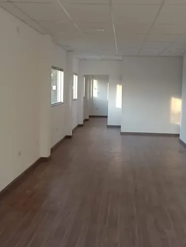 KL Aluga Galpão Comercial com Pavimento Superior | 205 m² | Vista Linda - São José dos Cam