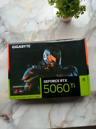 Placa de video RTX 5060 Ti 8GB Gigabyte (NOVA LACRADA)