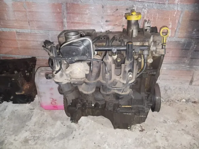 Vendo motor sandero 1.6 8v,ou troco por algo do meu interesse