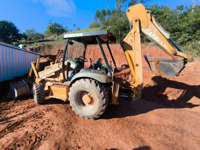 Retroescavadeira case 4x4 580m