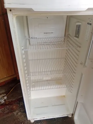 Vendo geladeira pra quem tiver interesse de arrumar