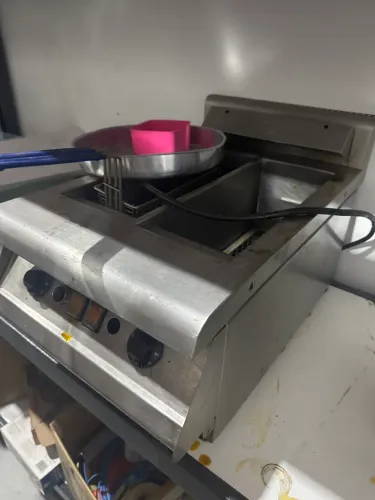 Fritadeira eletrica 2 cubas com 1 cesto