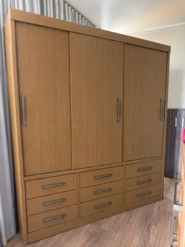 Vendo pu troco guarda roupas por comoda ou guarda roupa menor de duas portas