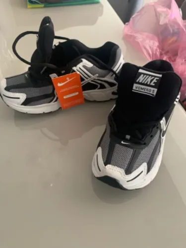 Tênis Nike novo 35