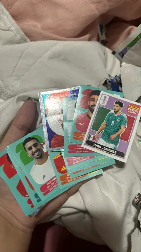 figurinhas legendy regular mohamed salah e Raúl Jiménez