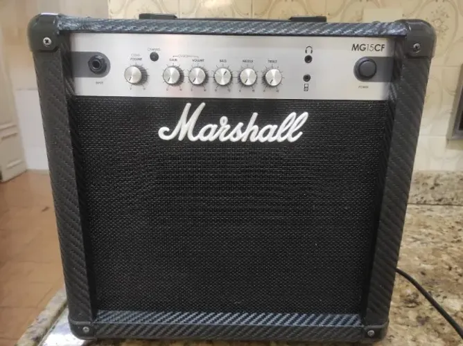 Caixa amplificada para guitarra Marshal Seminova (Na Caixa)