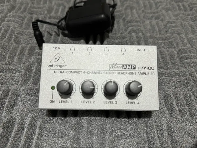 Amplificador de fone de ouvido Behringer HA400