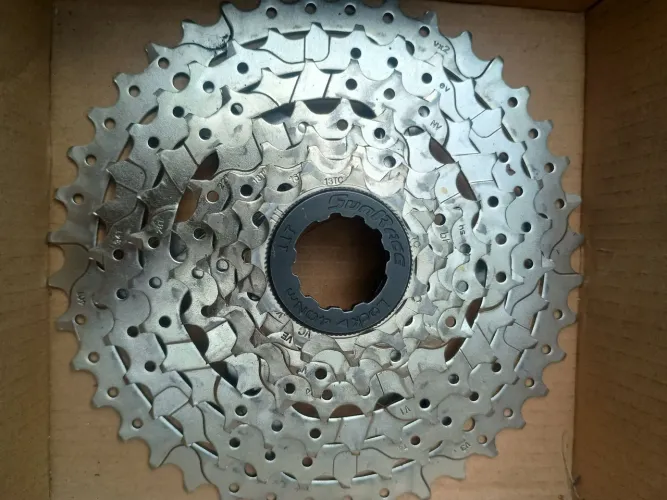 Cassete SunRace 8v 11 - 40 super cog novo