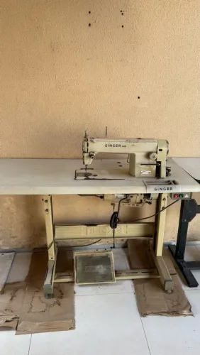 Máquina Industrial Reta Singer