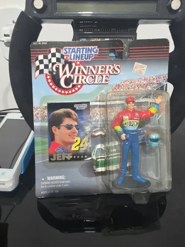 Miniatura 1:18 boneco jeff gordon c capacete raro 