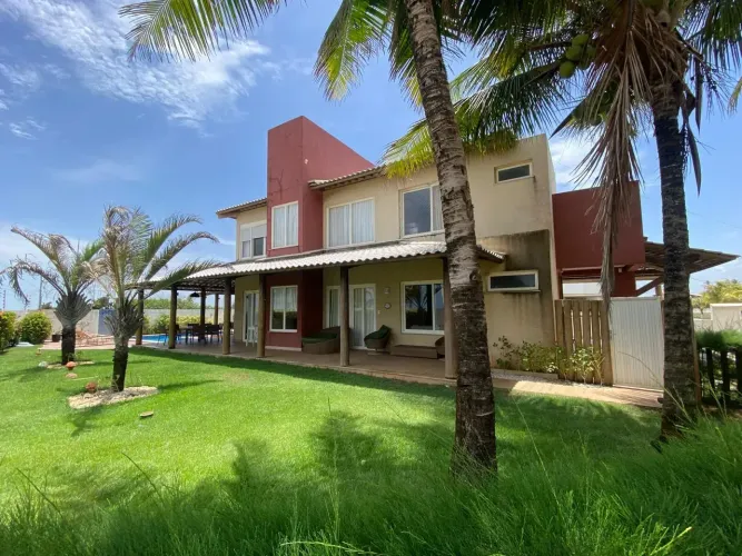 ALUGUEL/ VENDA - CASA DE ALTO PADRÃO COM VISTA PERMANENTE PARA O MAR | CONDOMÍNIO BRISAS