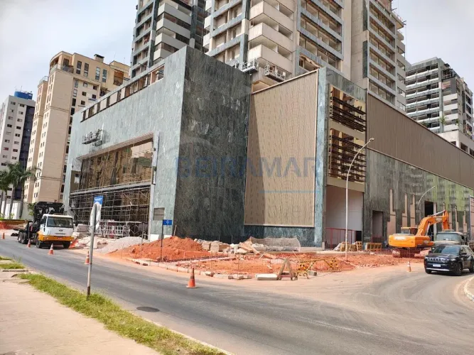 Sala comercial em construção de 30,49m², com vaga de garagem no Manhattan Shopping em Água