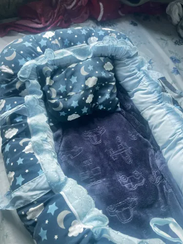 Ninho masculino recém nascido 