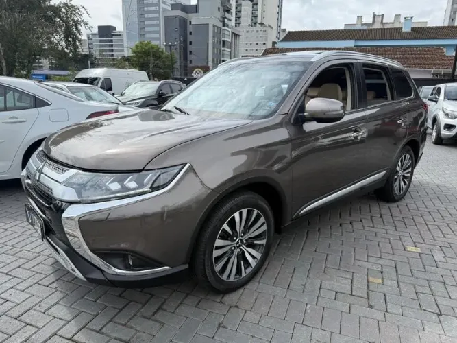 Mitsubishi Outlander 2.2 165cv Diesel Aut. 2021