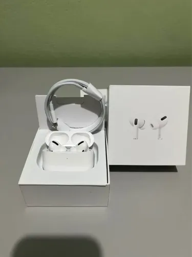 Apple AirPods Pro com estojo de recarga