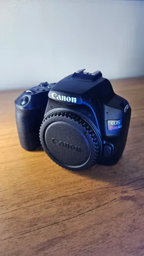 Canon SL3 + KIT COMPLETO | SEMINOVA