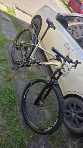 Bicicleta TSW aro 29 tamanho 19 12v