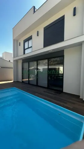 Casa em condomínio, à venda, em Jundiaí - Bosque dos Jatobás - 3 Suítes, 4 Vagas -