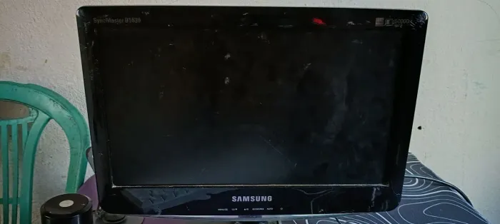 Vendo monitor Samsung, leia a descrição.