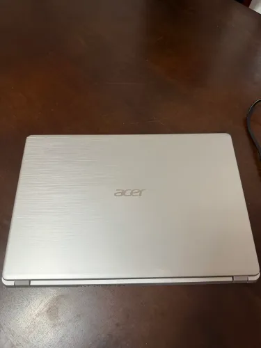 Notebook Acer super conservado com carregador