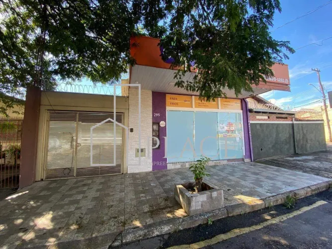 Casa e salão para Aluguel em Marília (SP) | 2 Quartos | 200m² | 2 Vagas | R$ 3.300/mês