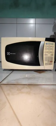 Micro-ondas Electrolux - Liga normal porem, não esquenta (para conserto)