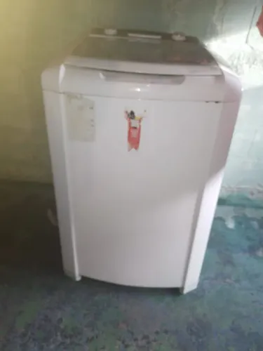 Vende se máquina de lava