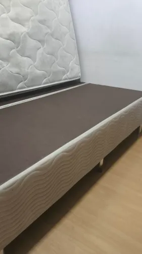 Cama casal queen