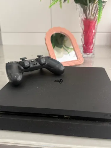 PS4 500GB + Controle Original