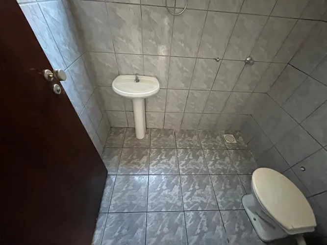 Casa com 2 dormitórios para alugar, 100 m² por R$ 1.400,00/mês - Chácara Flora - Jaú/SP