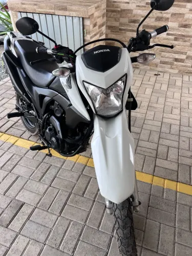 Bros 160 Branca 2016