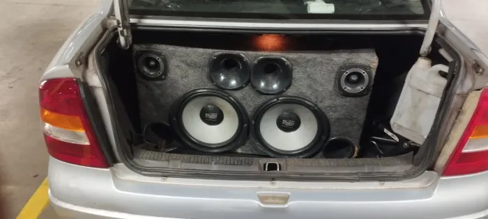 Vendo som automotiva top troco em rodas 17 ZAP *7 ou 16 banco de couro 