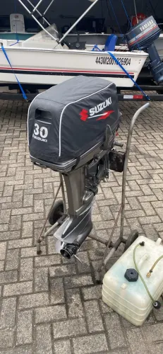 Vendo Suzuki 30 hp com partida elétrica