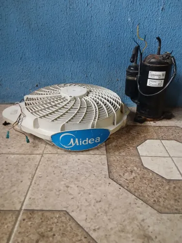 Vendo compressor de ar-condicionado 18 mil btus e motor ventilador.  