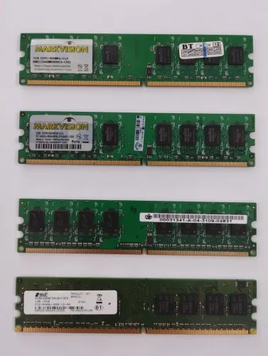 4 pentes de memória RAM DDR DDR2